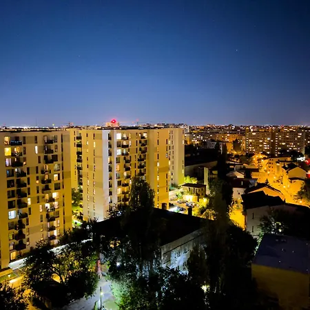 Apartment Cloudscape Near National Arena & Mega Mall *