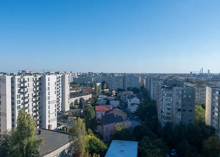 Apartment Cloudscape Near National Arena & Mega Mall